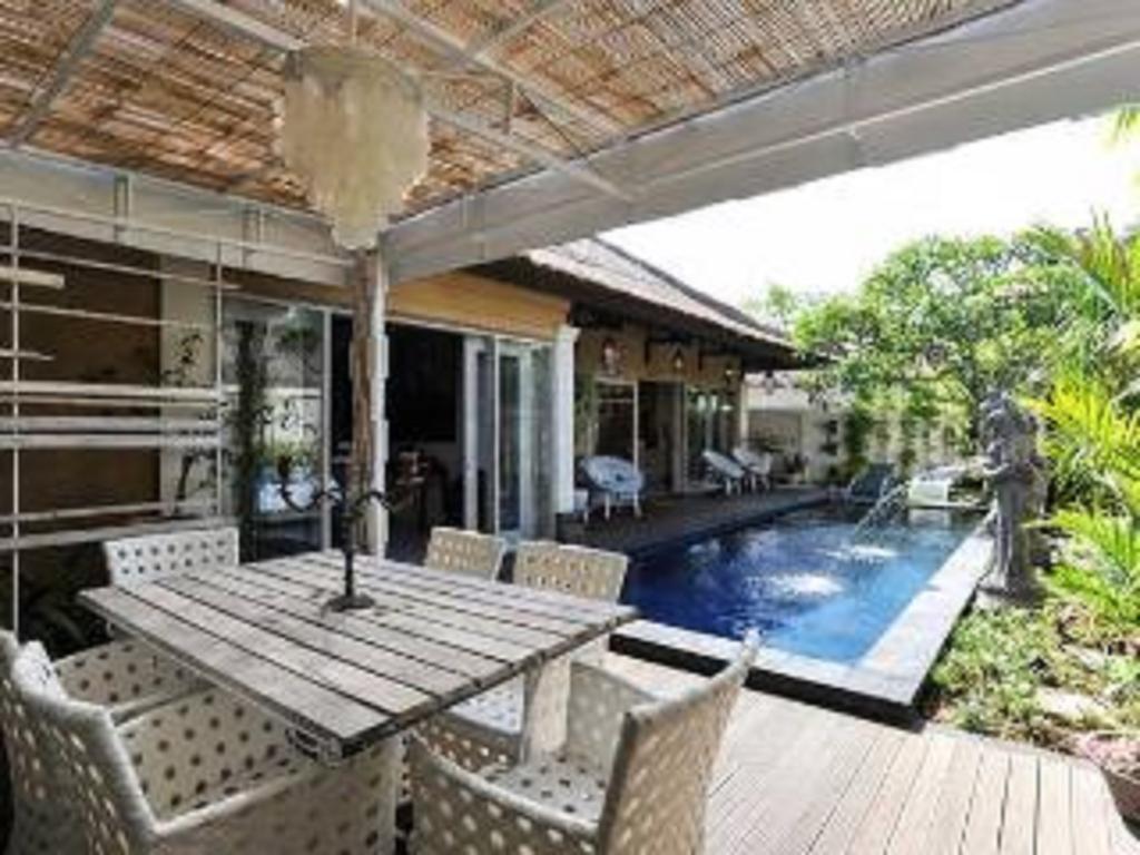 Bamboo Moon Villas Sanur Exterior foto